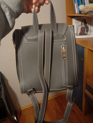 qaşlı çanta: Qadın üçün dəri effektli əl çantası/ruksak - Rəng: tünd boz (kontrast — 2