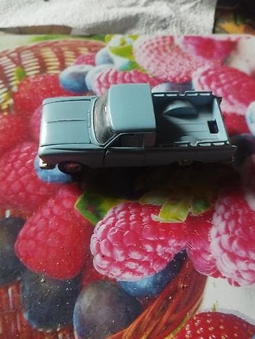 задний фонарь спринтер: Kolleksiya üçün metall oyuncaq pikap modeli - Material: əsasən — 3