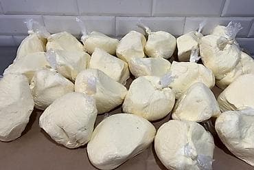 Nehrə yağı, bişmiş süddən, ev şəraitində tam qatqısız hazırlanır