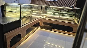 ucuz vitrin: Soyuducu vitrin, quru mal vitrini və kassa 4400 alınıb 3500 ə satılır — 2