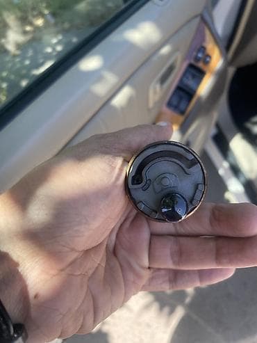 LEXUS RX300 2000ci ilin üstündən çıxıb orjinal zapçast kimi kimə — 1