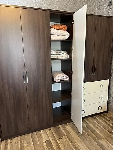 divan ucuz qiymete: İşlənmiş, 4 qapılı, Siyirməli, Qəhvəyi, Taxta, Açılan, Düz dolab — 3
