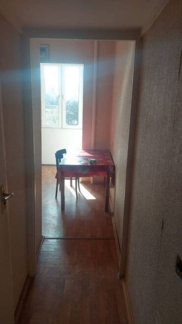 1 otaqlı kohnə tikili: Suraxanı rayonu,Yeni günəşli,9 mərtəbənin,4-cu mərtəbəsində,1 — 7