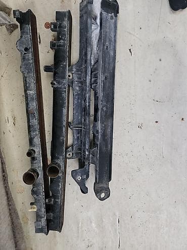 Salam.Tayota Hilux 2014. Radiyatır kirişkasi Tezeden seçilmir usdu — 2