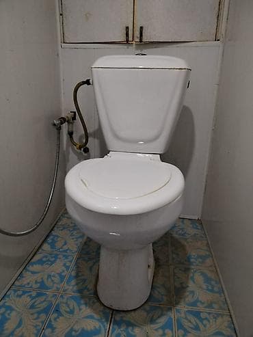 Unitaz – çənli model - Döşəməyə quraşdırılan keramik unitaz - Üst