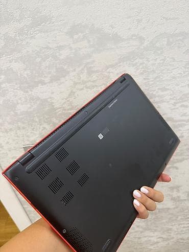 ASUS: ASUS VivoBook 14 noutbuku – parlaq qırmızı rəngdə, yüngül və nazik — 4