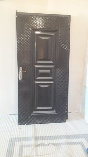 Furnitura və aksessuarlar: Dəmir giriş qapısı

hundurluk.2.06 eni 1 metr — 1