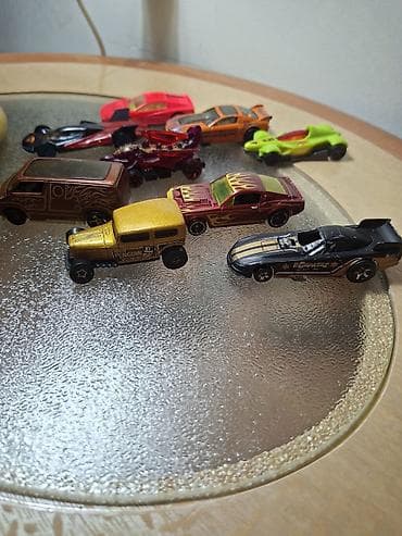 mini disk: Kolleksiya üçün metal oyuncaq maşınlar dəsti - Müxtəlif modellər — 1
