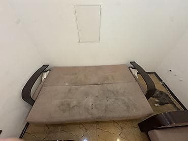 Di̇van-kravat, Divan, Açılan