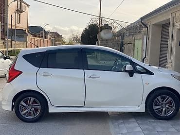 avto satis: Nissan Note (E12) – ağ rəngli, 5 qapılı şəhər hetçbeki Mühərrik və — 3