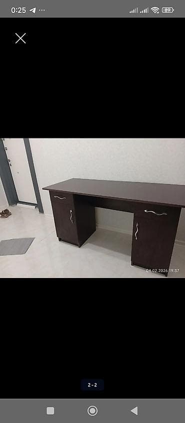 Düz masa, Stulsuz, Siyirməli, Sadə laminat