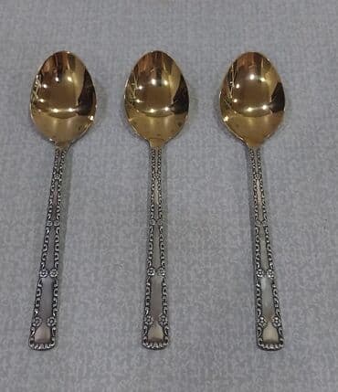 qaşıq dəsti: Sovetdən qalan təzə qaşıq dəsti satılır, yemək üçün böyük ölçülü qaşıq — 10