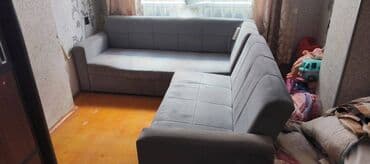 işlənmiş krafatlar: Divan Və 2 qapılı şkaf Skafın roliki bir tərəfi ağır işliyir, divan — 4