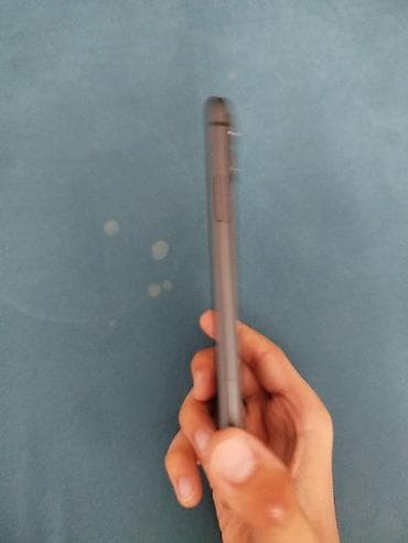 iphone se ekran: IPhone 11, Qara — 3