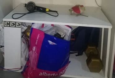 Все для дома и сада: Для девочки и мальчика, Б/у, Без выдвижных ящиков, Письменный стол, Без стульев — 1