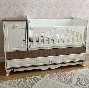 Oğlan və qız üçün, Dördbucaq, Beşik, Matras ilə, Yellənmə mexanizmsiz