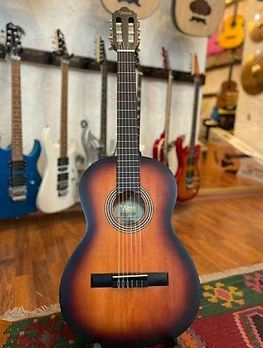 gitara çexolu: Valencia VC203csb 3/4 ölçü

Ünvan: Nizami küçəsi 42 — 1