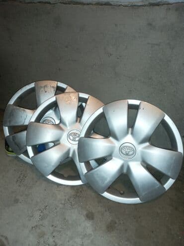 Disklər: Toyota prius 20 kuza original təkər qapaqları 3 ededi var yeni — 2