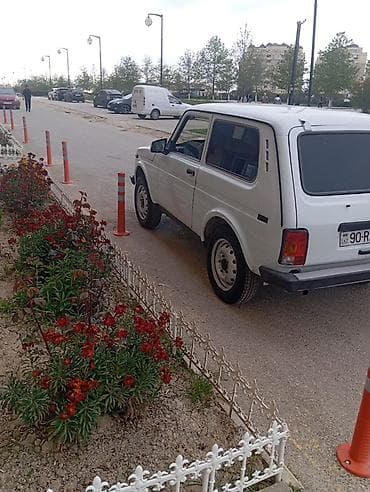 vaz 2107 abilsofka: Lada Niva (VAZ 2121) 3 qapılı, ağ rəngli SUV/off-road avtomobili — 3