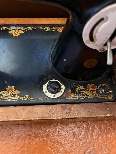 nişan dekoru: 🧵 Qədimi/Vintage Tikiş Maşını Satılır Nənəmdən qalan, təxminən 60-70 — 3