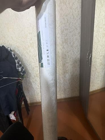 usaq aboylari: Ağ rəngli divar kağızı rulosu - Material: vinil əsaslı (etiketdə — 2