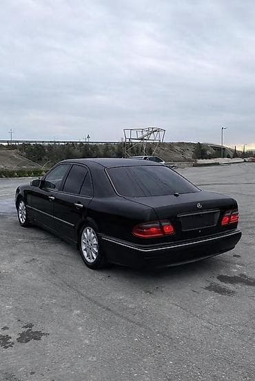 hava kompressorları: Mercedes-Benz E‑Class (W210) sedan - Kuzov: qara rəng, 4 qapı — 3