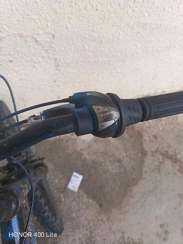 Bir dənə ön təkəri partlıyıb alıcıya endirim edəcəm