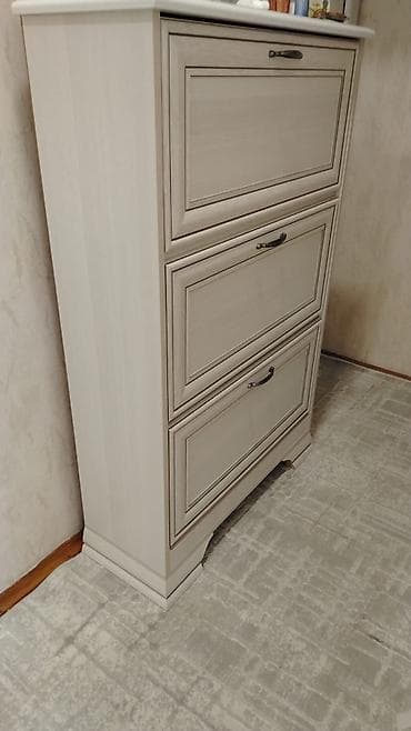 kicik skaf: Yeni, 3 qapılı, Ağ, Taxta Ayaqqabı dolabı — 1