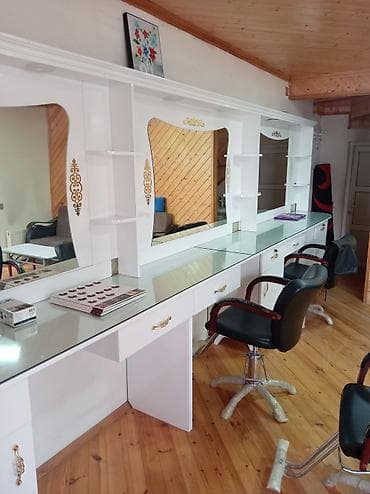 Салонные, медицинские комплекты мебели: Gözəllik salonu üçün tam dəst vizaj/berber masası - Rəng: ağ, qızılı — 5