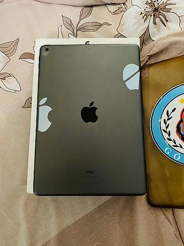 IPad 8 nesil Türkiye Garantili Applenin Öz Mağazasınan Getirlib yaddaş