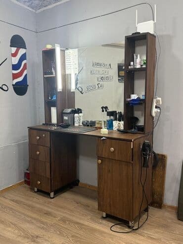 işıqlı guzgu: Düz masa, Siyirməli, Polkalı, Teksturalı laminat — 1