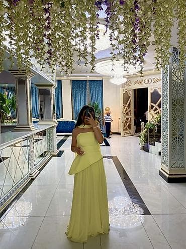 Cemi 1 defe geyinilib. Paltar 200azn başa gelib. Temiz seliqeli