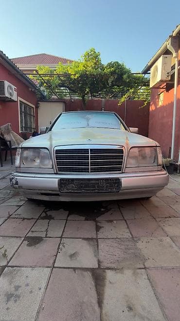mercedes 180 b: Mercedes-Benz E 260: 2.6 l | 1989 il Sedan — 3