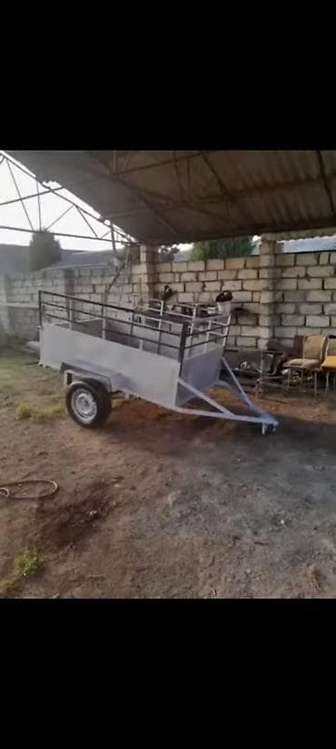 lapeti: Qoşqular – möhkəm metal karkas və taxta döşəmə ilə. Xüsusiyyətlər: - — 4