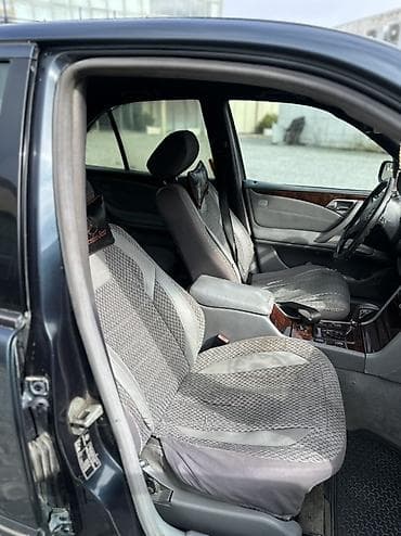 teker 16: Mercedes-Benz E-Class: 2.2 l | 1999 il Sedan — 9