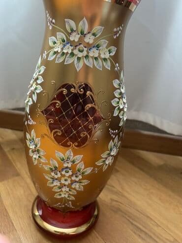 etirşah gülü: Bir vaza — 2