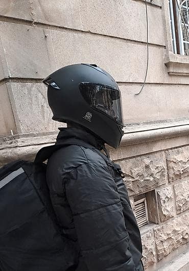 Dəbilqe+ Qara Termo çanta(Kuryerlik+ soyuq içkiler üçün) + Dəbilqe