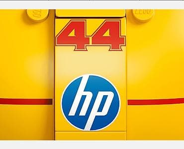 oyuncaq at: Scuderia Ferrari HP Lewis Hamilton Helmet – LEGO - Rəsmi LEGO — 2