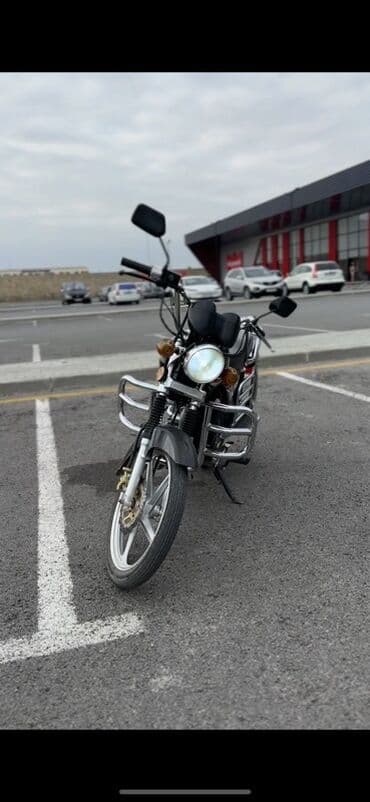 18 disk təkər: Moto: MX49 moped/motosiklet Xüsusiyyətlər: - Rəng: qara, dekorativ — 6