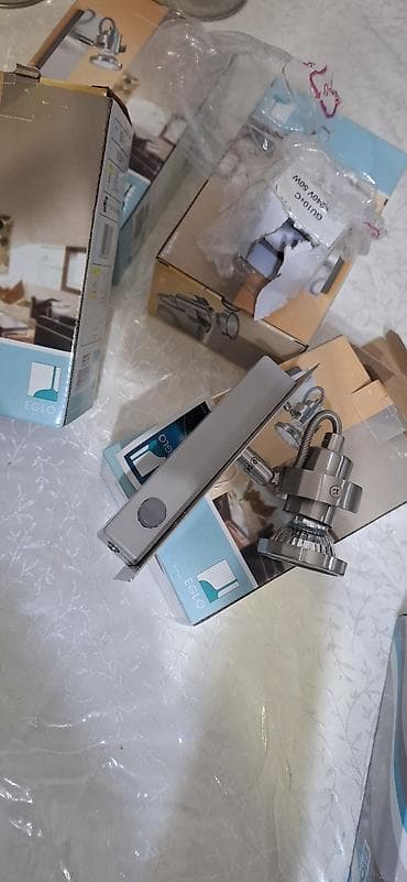 EGLO divar spot işıqlandırma qutuda təzə şəkildə göründüyü kimidi