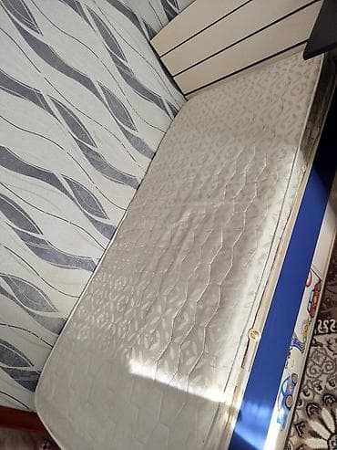 Məhsul: 1 ədəd tək çarpayı + döşək Təsvir: - Alt hissəsində paltar