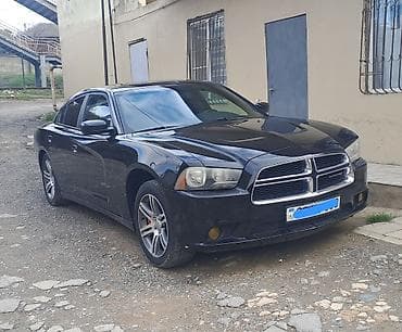 dodge durango: Dodge Charger: 3.6 l | 2012 il 220 km Sedan — 1