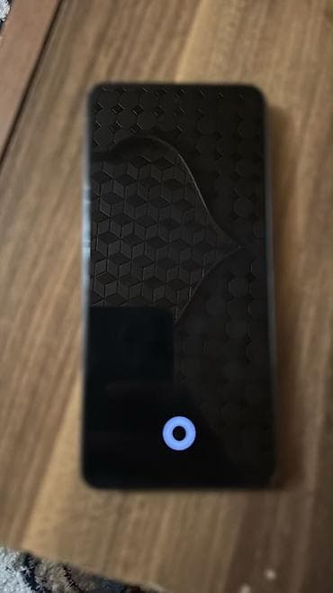 телефон fly cumulus 1: Xiaomi 12, цвет - Черный, 
 Отпечаток пальца — 2