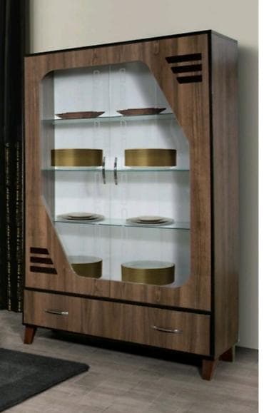 Şüşəli dolab vitrini