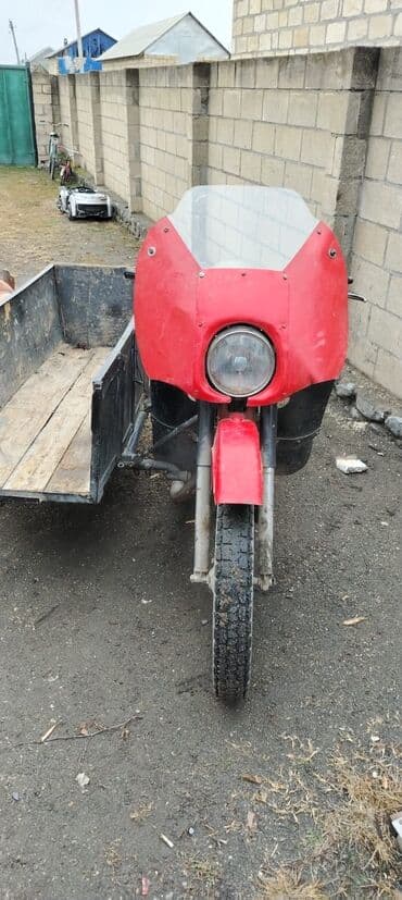 qoşqusu olan avtomobil: Yan qoşqulu motosiklet - Korpus: klassik konstruksiya, ön hissə və — 4