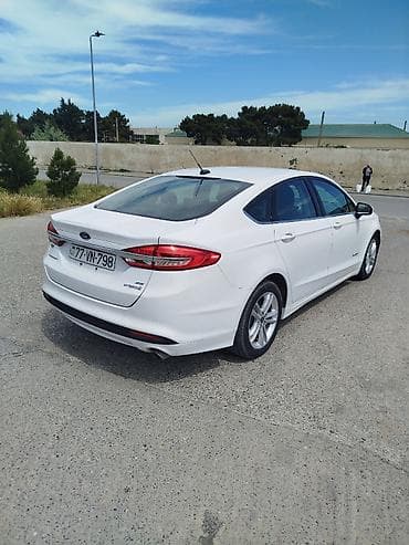ford escort: Ford Fusion: 2 l | 2017 il 317000 km Sedan — 7
