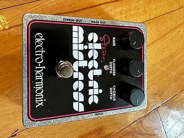 New Electro-Harmonix EHX Stereo Electric Mistress Flanger Chorus