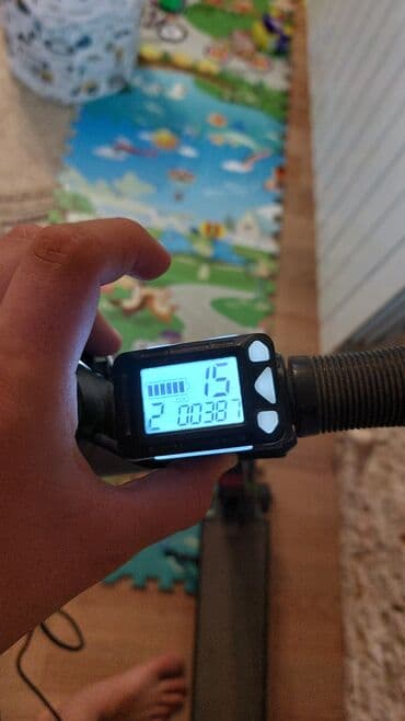 İncəsənət və kolleksiyalar: Elektrik skuter - Qara rəngli elektrik skuter, qatlanan konstruksiya — 4