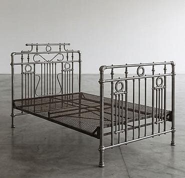 setka: Rəngli metallardan nadir vintaj çarpayı. Редкая винтажная кровать из — 2