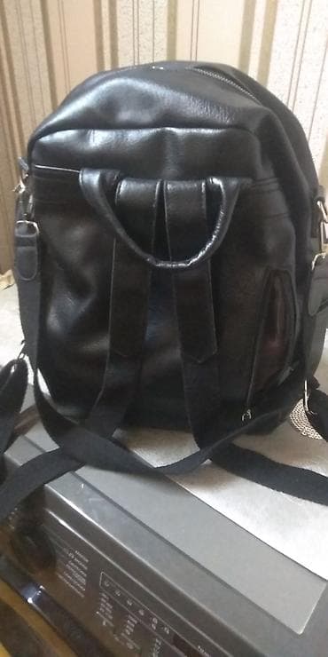 Deriden olan debli rukzak.məktəb cantasi kimidə istifadə etmak olar